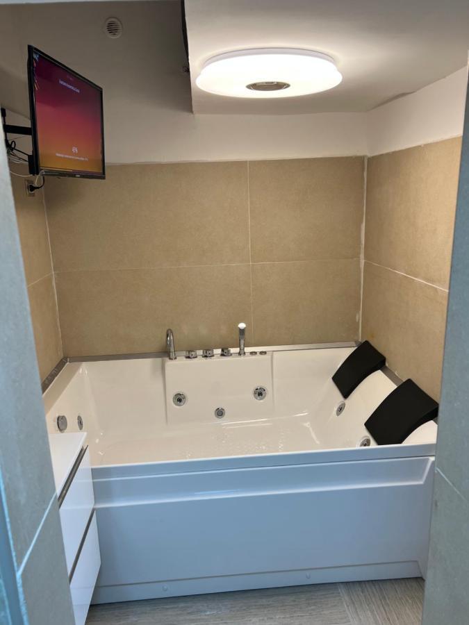 Petite Suite Neapel Exterior foto